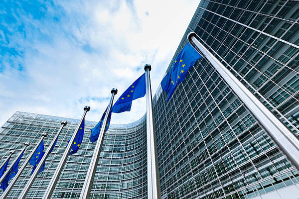 La Comisión Europea resalta que, conectividad y materias primas son claves para una relación estratégica entre la Unión Europea y Latinoamérica - Revista PLUS