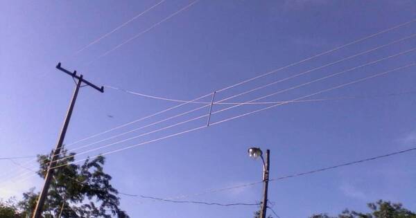 La Nación / Electricista falleció electrocutado cuando hacía reparaciones en un local escolar