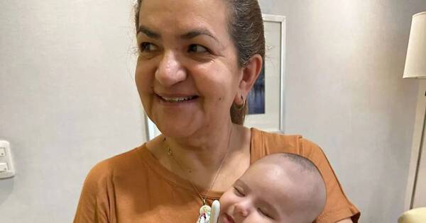 La Nación / Sonrisa del alma: la tía Graciela visitó a beba de Burlando en el hospital