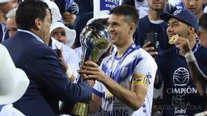 Revelan que Zeballos recibió "incentivo" para el equipo, pero ¡no pagó a sus compañeros!