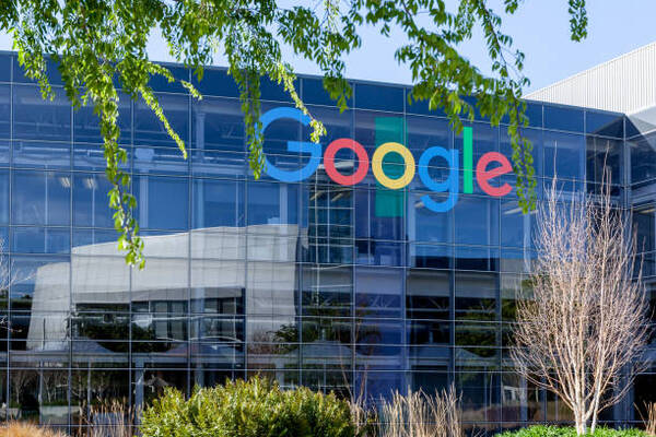 Cientos de empleados de Google en Zúrich van a la huelga por despidos masivos - Revista PLUS