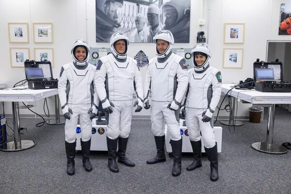 NASA muestra cómo serán los trajes de los astronautas del Artemis III - Ciencia - ABC Color