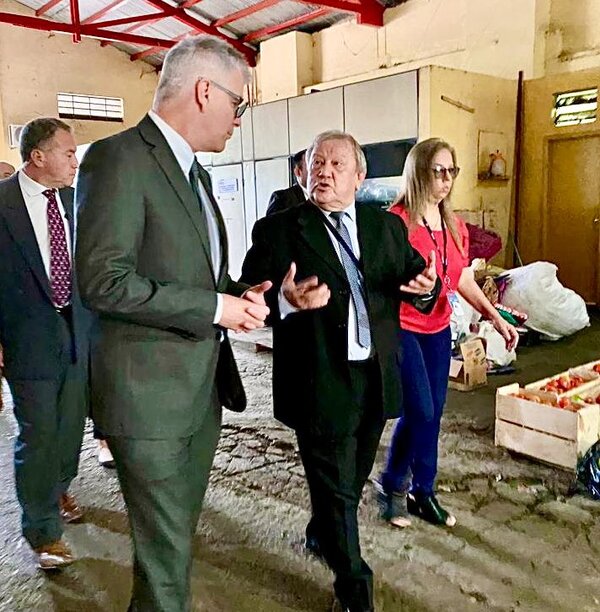 Embajador de EE.UU. de reunión en CDE para profundizar combate al contrabando y seguridad local-regional | 1000 Noticias