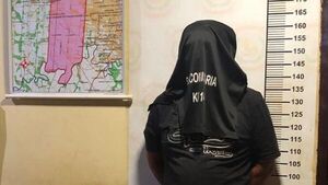 Atacó a su hijastra y a su pareja con palo de escoba, denuncian