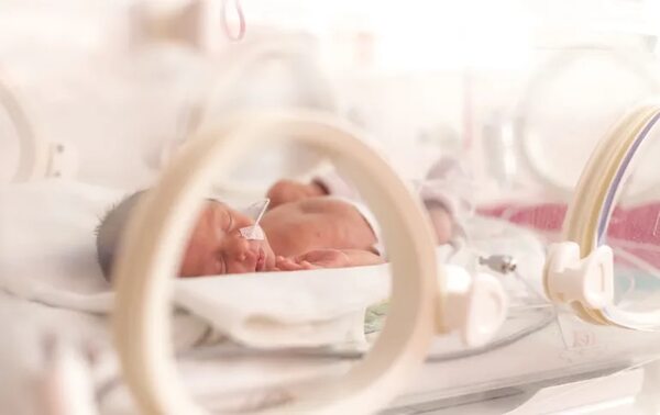 Aso de padres de bebés prematuros exigen que Salud provea dosis contra virus sincitial - Nacionales - ABC Color