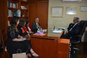 Embajador de los EE.UU. visita MKAC-UNE durante su recorrido por el este del país - Noticde.com