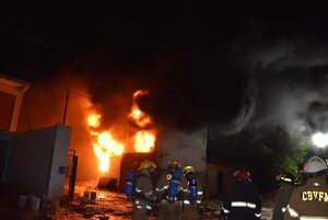 Incendio en Villa Elisa: terreno del depósito de combustibles figura como baldío en la municipalidad - Nacionales - ABC Color