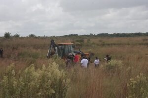 AUDIO: Comenzó la excavación en búsqueda de los restos de Christian Schaerer - Periodísticamente - ABC Color
