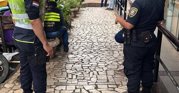 La Nación / Brasileña de Maringa denunció asalto y robo de 16 mil reales en el centro de CDE