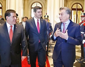La mayor traición a la patria de Santi Peña: el acuerdo Cartes-Macri de Yacyretá