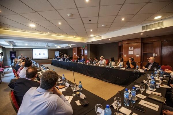 Club de Ejecutivos inicia hoy, con Efraín Alegre, ciclo de conversatorio político - Política - ABC Color