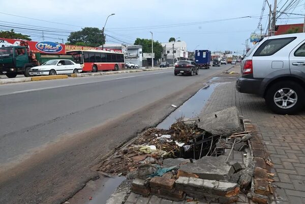 Exigen que la Fiscalía deje de ignorar informe de bicameral sobre metrobús - Economía - ABC Color