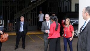 Embajador ofrece en el Este apoyo  de EEUU en  combate a la corrupción