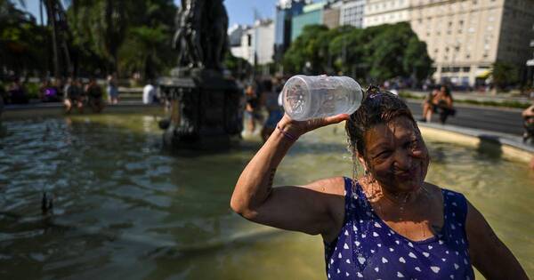 La Nación / Buenos Aires sufre ola de calor y prolongados cortes de luz