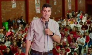 Sindicato reclama debate entre candidatos tras cambio de postura de Santi Peña 'a favor' de médicos