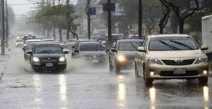 Lluvias dispersas con ocasionales tormentas eléctricas a nivel país