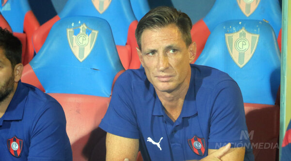 Versus / ¿Quién entra por Daniel Rivas? El probable once de Cerro Porteño ante Fortaleza