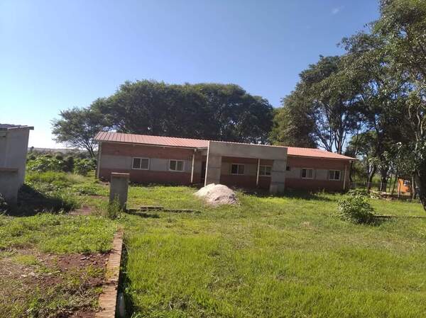 Obra de la USF está paralizada en Minga Porã hace varios meses - La Clave