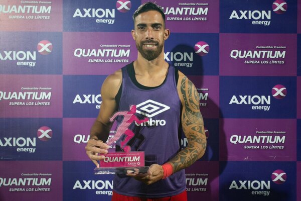 Versus / Gabriel Ávalos sigue con su racha goleadora en el fútbol argentino