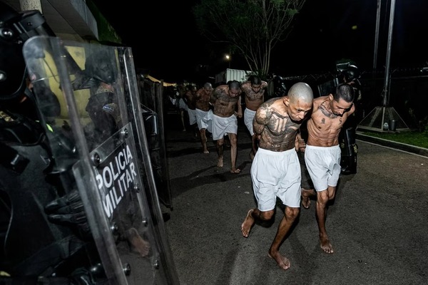 El Salvador establece nueva prórroga del régimen de excepción de Bukele criticado por violar los DDHH