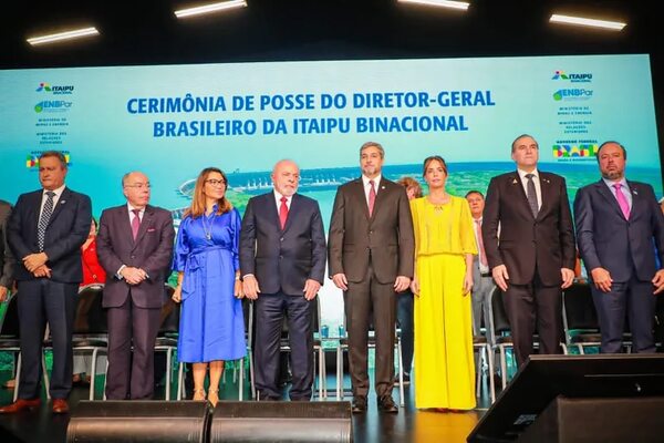 Asume nuevo director brasileño de Itaipú, con presencia de Marito y Lula - ABC en el Este - ABC Color