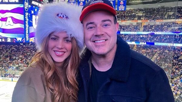 Shakira cuenta que recordó días increíbles con Carson Daly