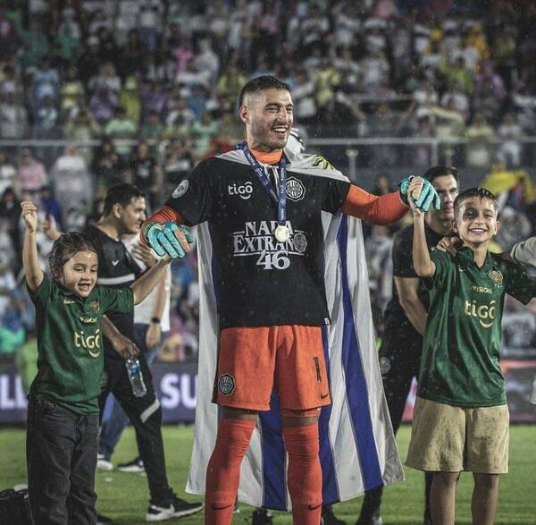 Arquero de Olimpia fue llamado a su Selección y no jugará contra Ameliano