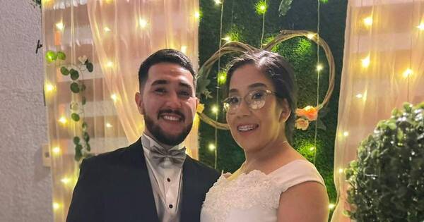 La Nación / Una historia de amor que surgió en la línea 44 y terminó en el altar