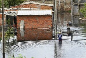 Damnificados de Asunción denuncian lenta ayuda y piden víveres para ollas populares - Nacionales - ABC Color