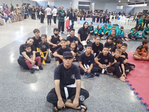 Alumnos de la Escuela Municipal de Kung Fu tuvieron brillante destaque en Brasil - Noticde.com