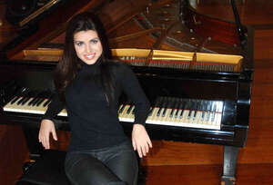 Diario HOY | OSIC arranca temporada internacional con pianista brasileña Sylvia Thereza