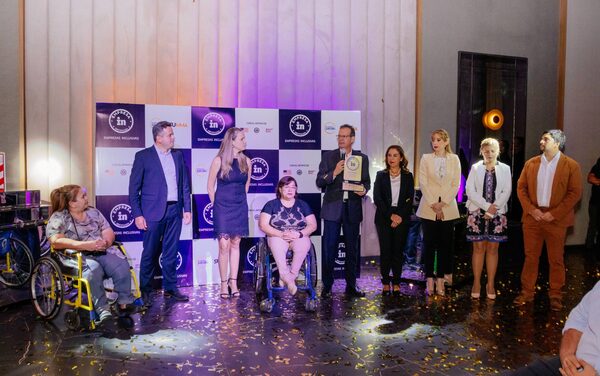 Visión Banco recibe el sello “Empresa in”, reconocimiento a empresas destacadas por sus prácticas inclusivas - Revista PLUS