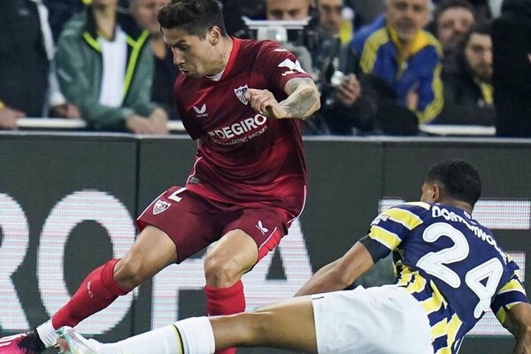 Versus / Sevilla sufre en Turquía, pero elimina al Fenerbahce y siempre es candidato