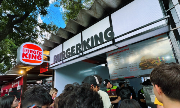 LAS MÁS RICAS HAMBURGUESAS A LA PARRILLA DICEN PRESENTE EN EL INTERCOLEGIAL DEL ASA 2023 | Telefuturo