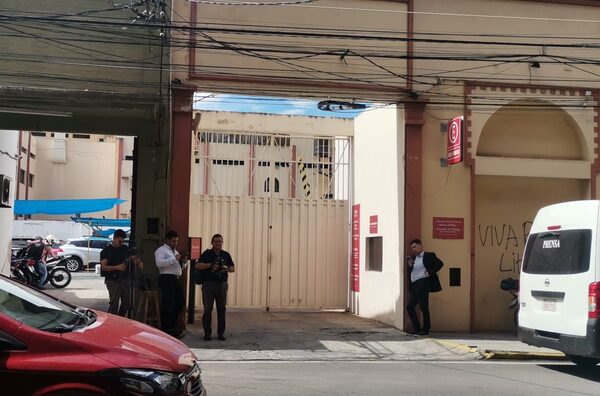 Un hombre murió tras caer de un montacargas de gran altura en Asunción - Megacadena — Últimas Noticias de Paraguay