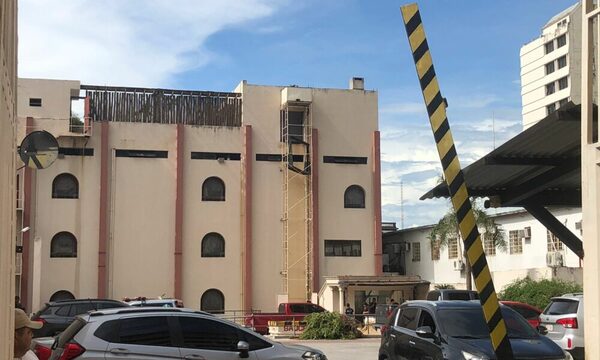 Albañil muere al caer de 15 metros de altura
