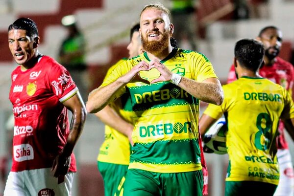 Isidro Pitta sigue perforando redes en el fútbol brasileño - Fútbol Internacional - ABC Color