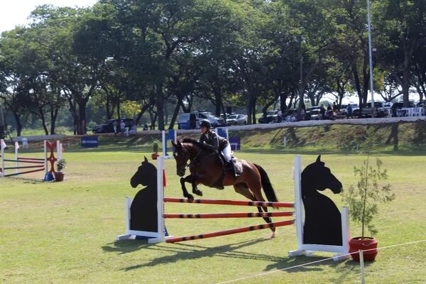 Hipismo: Mañana saltan por la tercera fecha - Polideportivo - ABC Color