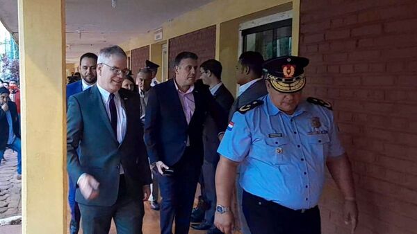 Ostfield indagó sobre tráfico de cigarrillos y narcotráfico