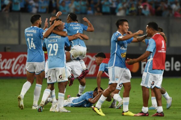 Versus / Sporting Cristal pincha al "Globo" en el último suspiro para entrar a grupos de Libertadores