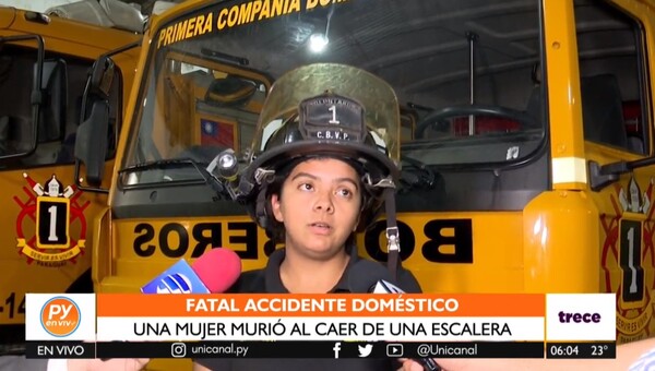 Pese a recibir asistencia, mujer muere tras caer de una escalera - trece
