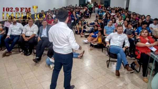 Escuela de Liderazgo Universitario realizó jornada de taller de liderazgo para jóvenes universitarios - Radio Imperio