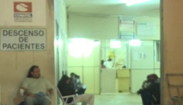 ¡El colmo! mujer dio a luz en el piso del hospital - C9N