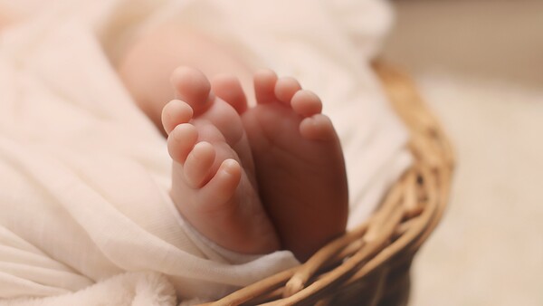 Tías piden custodia de bebé de 2 meses que fue abandonado por su abuela en el Hospital Regional - Radio Imperio