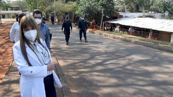 Enfermeros se defienden y critican a directora del Hospital de Itauguá
