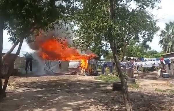 Humilde familia pierde todas sus pertenencias en incendio de vivienda | Radio Regional 660 AM