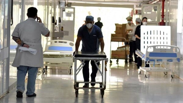 Madre que dio a luz en el pasillo de hospital: "El dolor era insoportable"