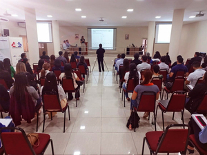 Capacitan a jóvenes altoparanaenses en el uso de herramienta de maquila - La Clave