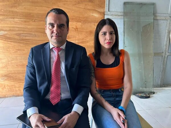 Otorgan arresto domiciliario para auxiliar fiscal sorprendida con camioneta robada en Brasil - Nacionales - ABC Color