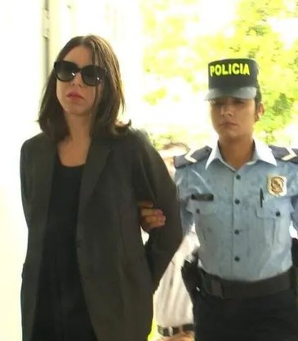 Conceden arresto domiciliario a funcionaria fiscal retenida con camioneta robada